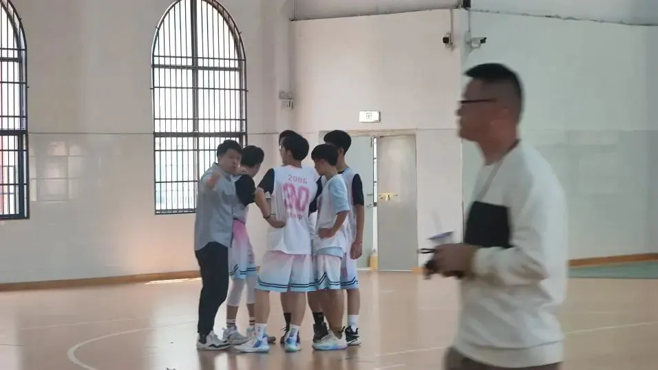 篮球艰苦训练的句子简短英语_2